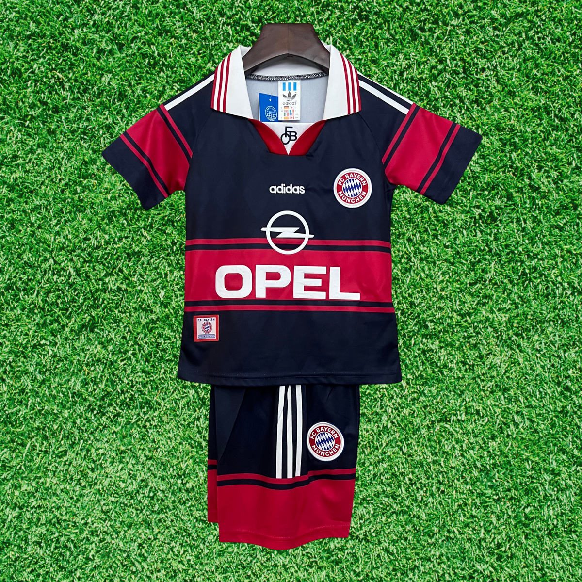 Kit Bayern Munich I 97/99 Infantil
