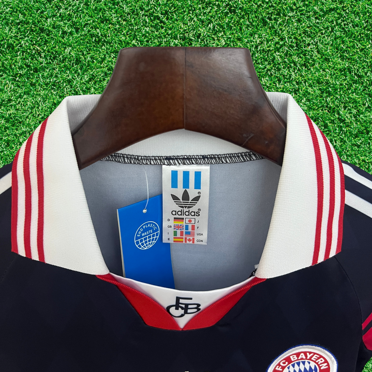 Kit Bayern Munich I 97/99 Infantil