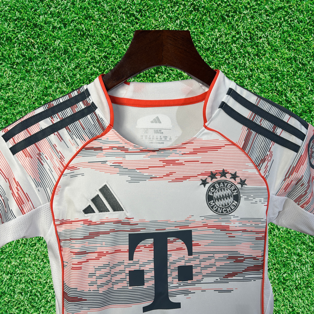 Kit Bayern Munich II 25/26 Infantil