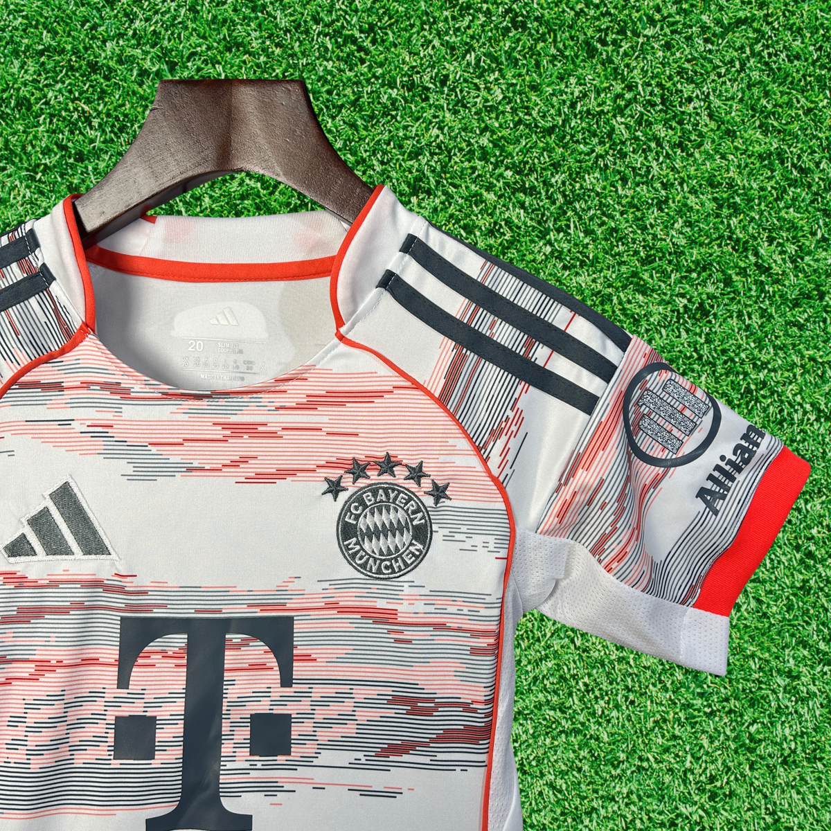 Kit Bayern Munich II 25/26 Infantil