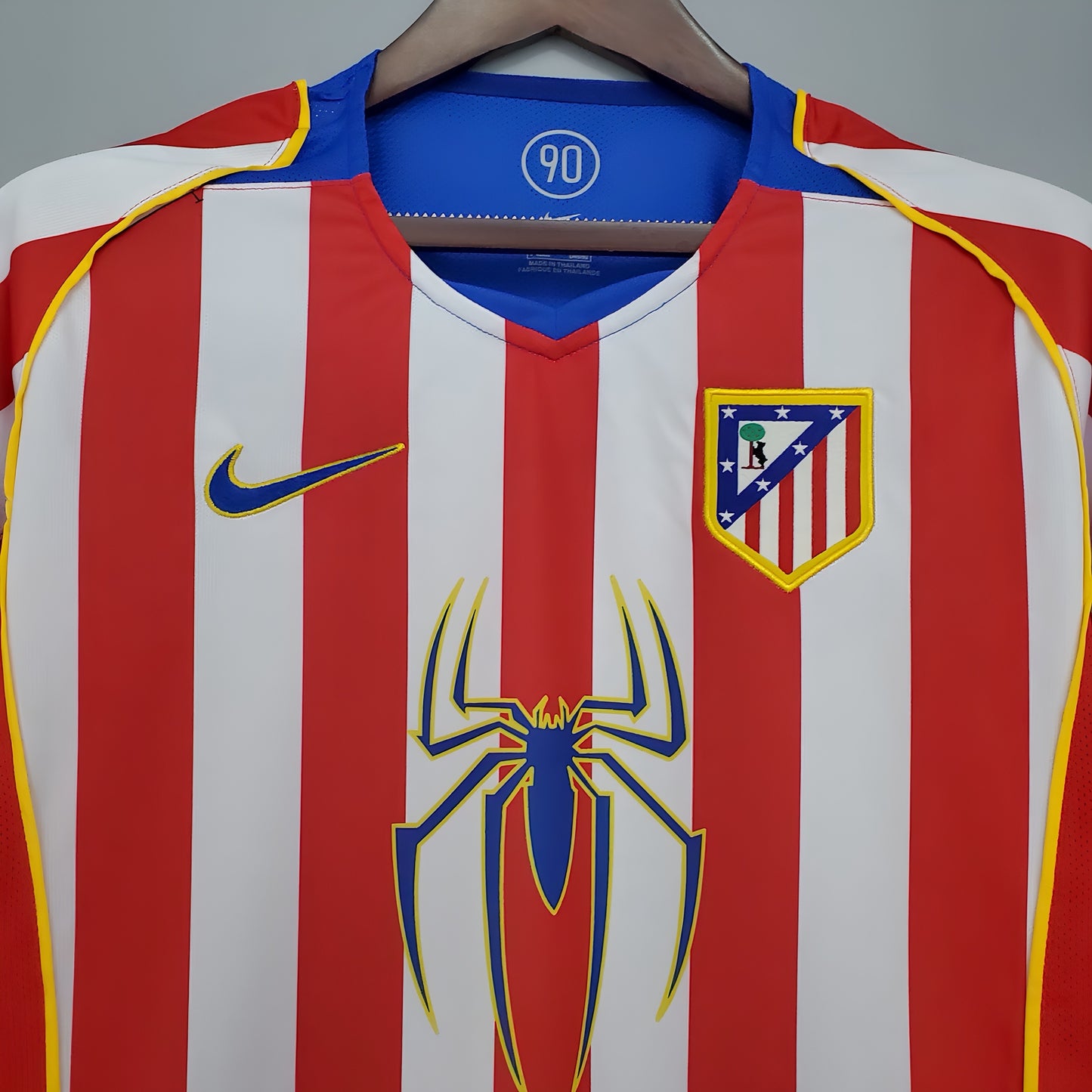 Camiseta Retro Atlético De Madrid 2004/2005