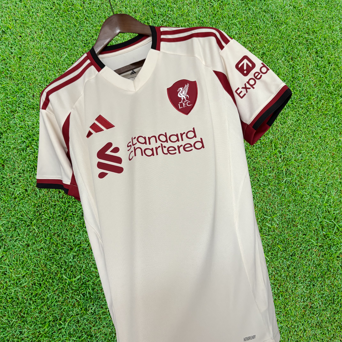 Camiseta de visitante del Liverpool FC 25/26, versión para aficionados 