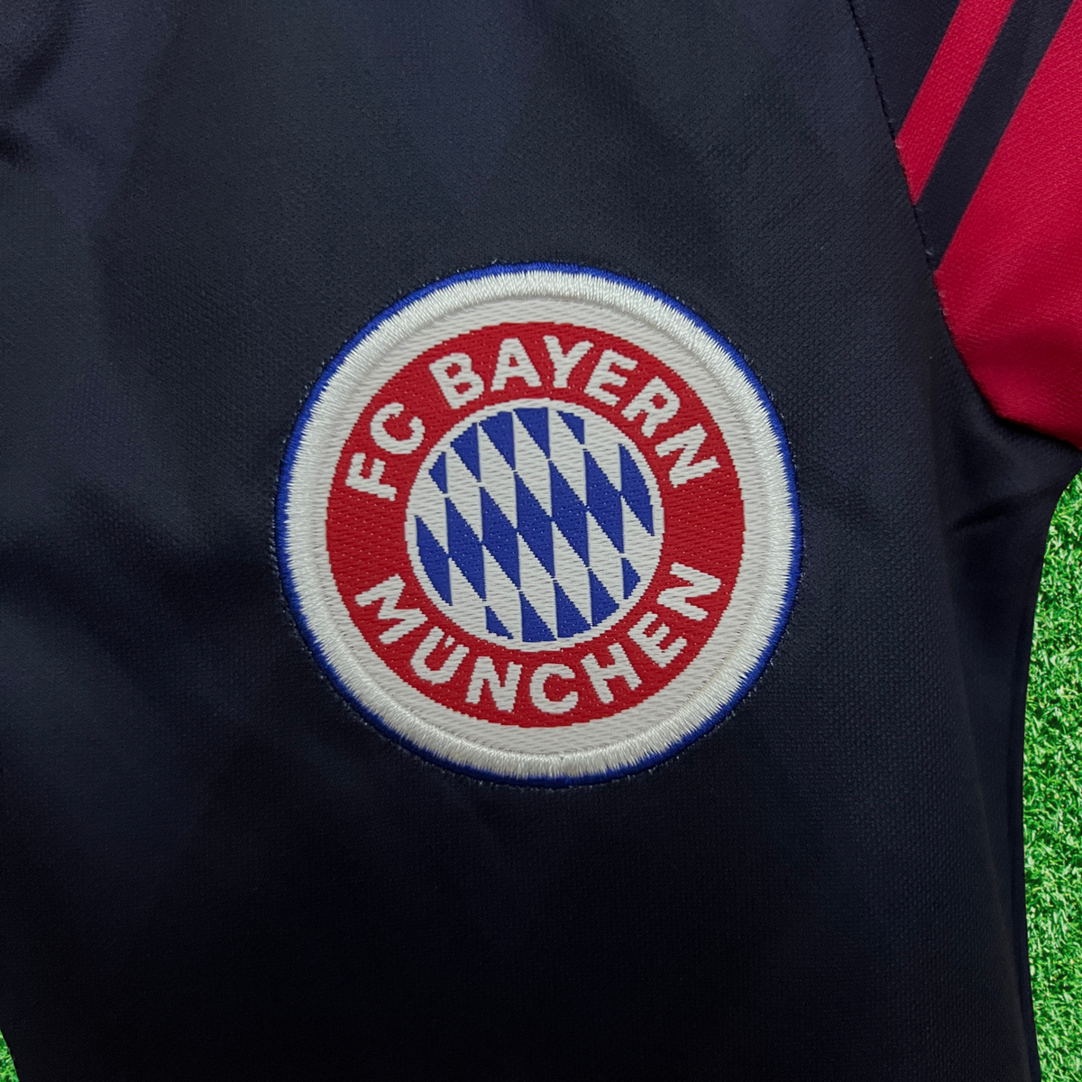 Kit Bayern Munich I 97/99 Infantil