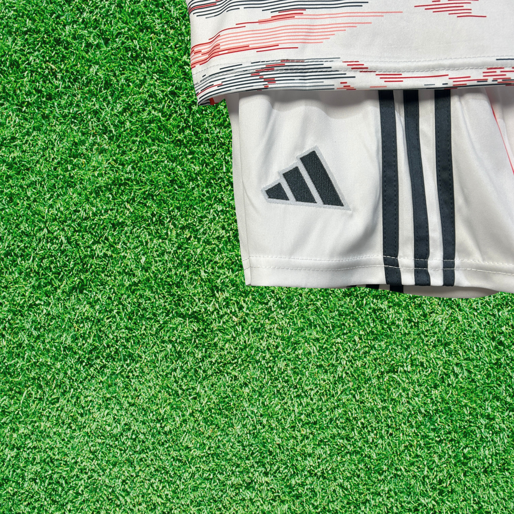 Kit Bayern Munich II 25/26 Infantil