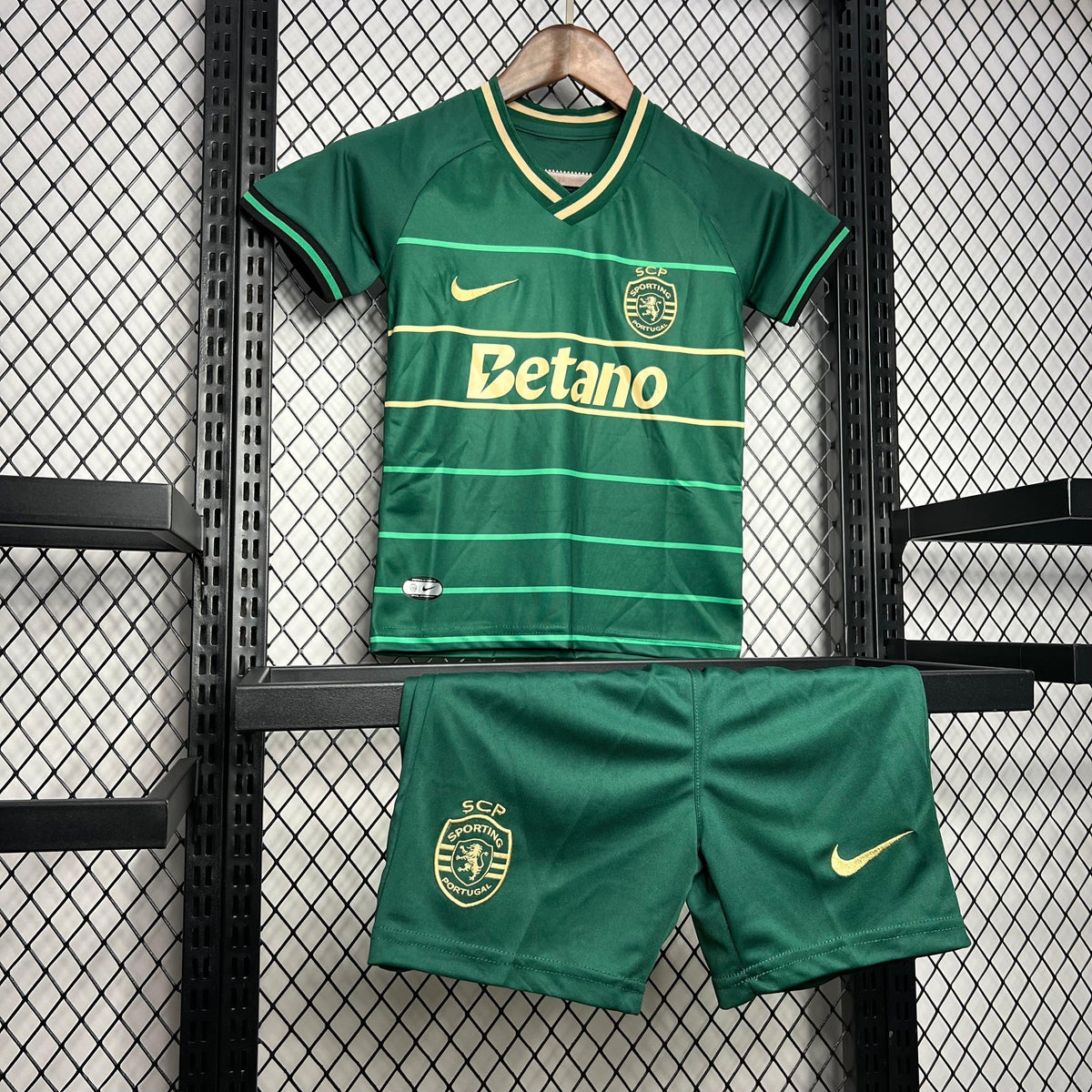 Conjunto Infantil Sporting Away 2024/25 - ÚLTIMAS UNIDADES! 🔥💚