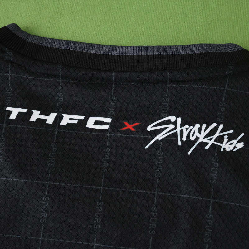 Kids Tottenham Hotspur Away Stray Kids Kit 2025/26