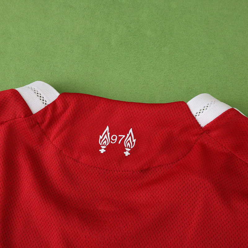 Liverpool Home Player Jersey 2025/26 - Long Sleeve